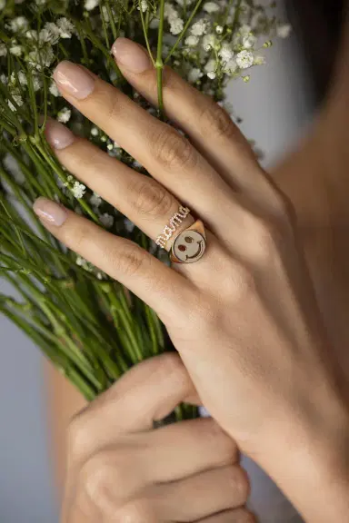 Sydney Evan Pure Happy Face Signet Ring | Thumbnail 4