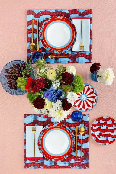 La DoubleJ Soup and Dinner Plates Set Of 2 - Rainbow | Thumbnail 2