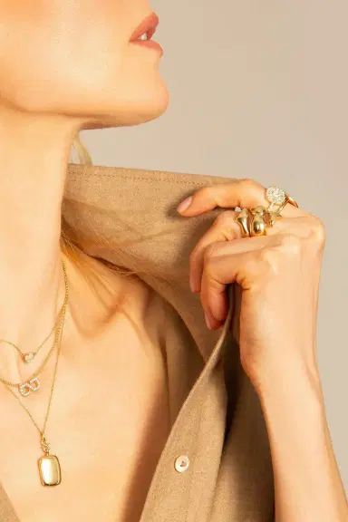 MONICA RICH KOSANN The “Jane” Locket Necklace | Thumbnail 2 MONICA RICH KOSANN The “Jane” Locket Necklace | Thumbnail 2