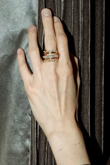 Spinelli Kilcollin Leo Blanc Five Link Ring | Thumbnail 3