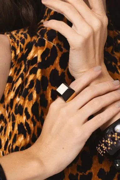 MARK DAVIS Black Bakelite Kendall Ring | Thumbnail 3