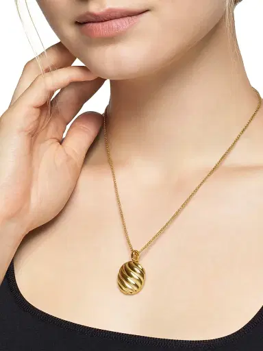 David Yurman Women's Sculpted Cable Locket in 18K Yellow Gold - Gold | Thumbnail 2 David Yurman Women's Sculpted Cable Locket in 18K Yellow Gold - Gold | Thumbnail 2