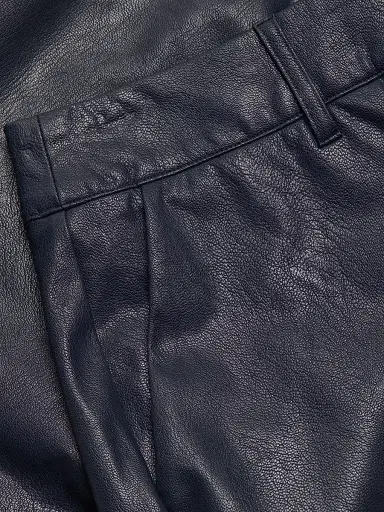 Commando Women's Faux-Leather Tailored Shorts | Thumbnail 7 Commando Women's Faux-Leather Tailored Shorts | Thumbnail 7