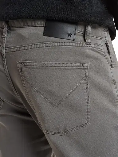 JOHN VARVATOS Men's J701 Stretch Jeans | Thumbnail 6 JOHN VARVATOS Men's J701 Stretch Jeans | Thumbnail 6