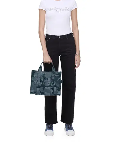 Marc Jacobs Women's The Camo Jacquard Medium Tote Bag - Blue Camo | Thumbnail 2 Marc Jacobs Women's The Camo Jacquard Medium Tote Bag - Blue Camo | Thumbnail 2
