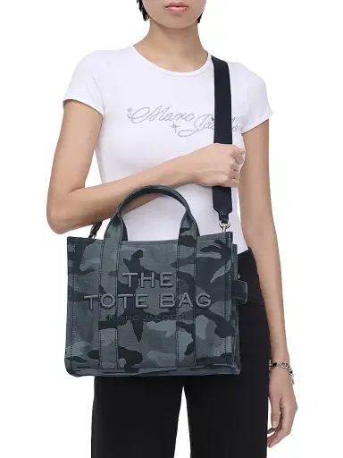Marc Jacobs Women's The Camo Jacquard Medium Tote Bag - Blue Camo | Thumbnail 1 Marc Jacobs Women's The Camo Jacquard Medium Tote Bag - Blue Camo | Thumbnail 1