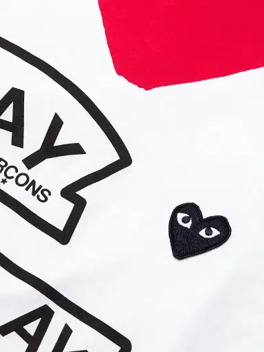 Comme des Garçons PLAY Men Play Multi Heart Graphic T-Shirt | Thumbnail 6