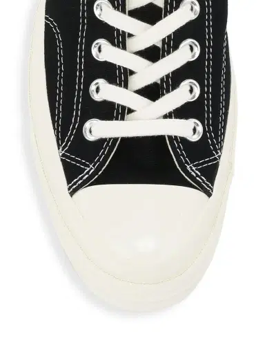 Comme des Garçons PLAY Unisex CdG PLAY x Converse Men's Chuck Taylor All Star One Heart Low-Top Sneakers - Beige | Thumbnail 3 Comme des Garçons PLAY Unisex CdG PLAY x Converse Men's Chuck Taylor All Star One Heart Low-Top Sneakers - Beige | Thumbnail 3