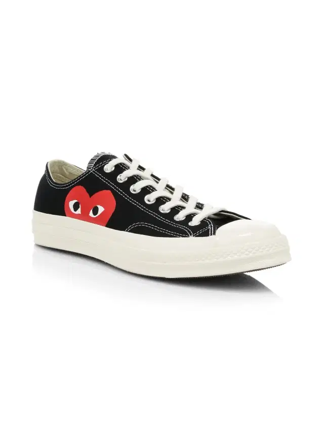 Unisex CdG PLAY x Converse Men's Chuck Taylor All Star One Heart Low-Top Sneakers - Beige Unisex CdG PLAY x Converse Men's Chuck Taylor All Star One Heart Low-Top Sneakers - Beige