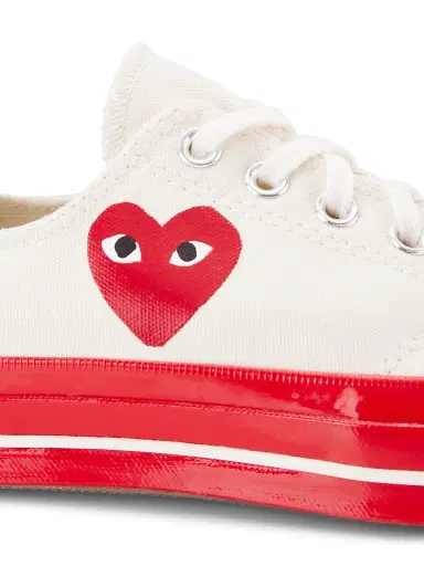 Comme des Garçons PLAY Men's CdG PLAY x Converse Chuck 70 Low-Top Sneakers - Off White | Thumbnail 6 Comme des Garçons PLAY Men's CdG PLAY x Converse Chuck 70 Low-Top Sneakers - Off White | Thumbnail 6