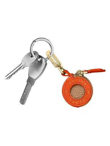 MAISON de SABRÉ Women's Leather AirTag Charm - Manhattan Sandstone | Thumbnail 4 MAISON de SABRÉ Women's Leather AirTag Charm - Manhattan Sandstone | Thumbnail 4