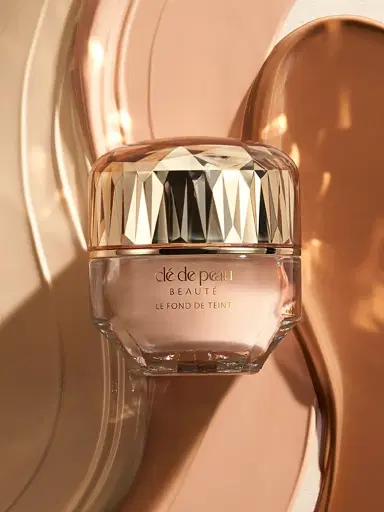 CLÉ DE PEAU BEAUTÉ Women's The Foundation SPF 22 | Thumbnail 7 CLÉ DE PEAU BEAUTÉ Women's The Foundation SPF 22 | Thumbnail 7