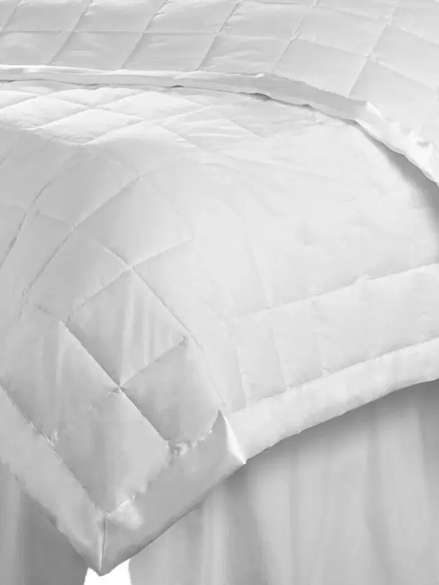 Villa Lightweight Cotton Down Quilt - White Queen