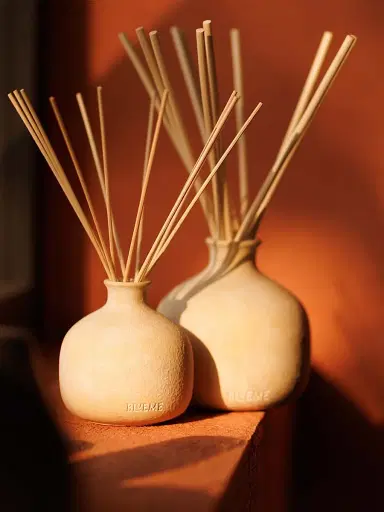 Blueme Romance Oakmoss & Sandalwood Large Diffuser | Thumbnail 4 Blueme Romance Oakmoss & Sandalwood Large Diffuser | Thumbnail 4