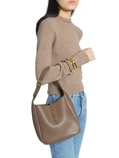Saint Laurent Women's Le 5 à 7 Supple Small Shoulder Bag in Grained Leather - Pecan Brown | Thumbnail 3 Saint Laurent Women's Le 5 à 7 Supple Small Shoulder Bag in Grained Leather - Pecan Brown | Thumbnail 3