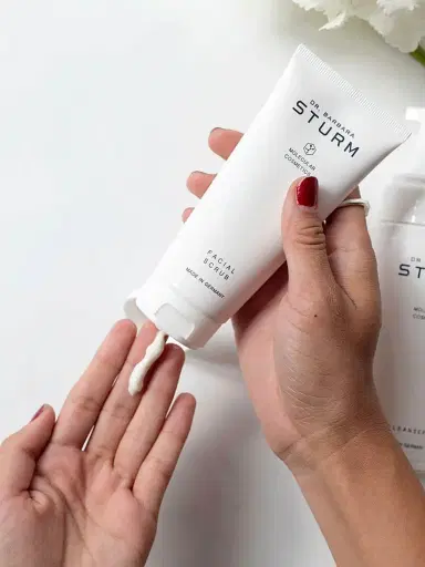 Dr. Barbara Sturm Women's Facial Scrub | Thumbnail 4 Dr. Barbara Sturm Women's Facial Scrub | Thumbnail 4