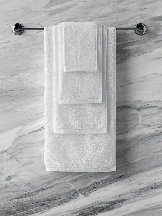 Togas Poitiers Towel Collection - Snow White Hand Towel