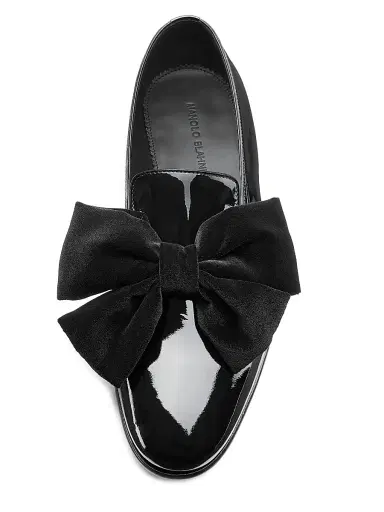 Manolo Blahnik Men's Janser Bow-Embellished Patent Slippers - Black | Thumbnail 3 Manolo Blahnik Men's Janser Bow-Embellished Patent Slippers - Black | Thumbnail 3