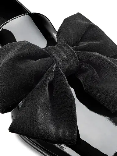 Manolo Blahnik Men's Janser Bow-Embellished Patent Slippers - Black | Thumbnail 4 Manolo Blahnik Men's Janser Bow-Embellished Patent Slippers - Black | Thumbnail 4