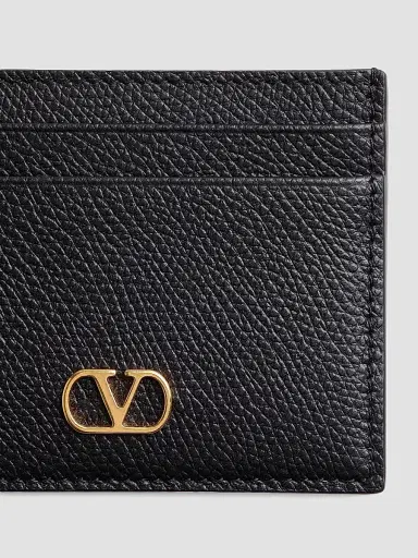 Valentino Garavani Women's VLogo Signature Grainy Calfskin Card Holder - Light | Thumbnail 4 Valentino Garavani Women's VLogo Signature Grainy Calfskin Card Holder - Light | Thumbnail 4
