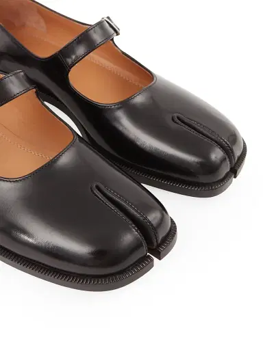 Maison Margiela Women's Tabi Leather Mary Janes | Thumbnail 4 Maison Margiela Women's Tabi Leather Mary Janes | Thumbnail 4
