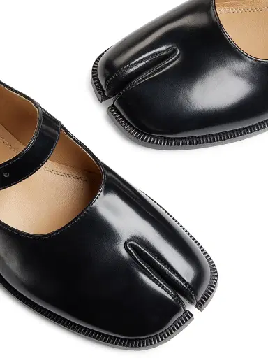 Maison Margiela Women's Tabi Leather Mary Janes | Thumbnail 6 Maison Margiela Women's Tabi Leather Mary Janes | Thumbnail 6