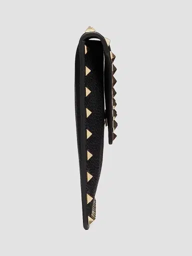 Valentino Garavani Women's Rockstud Grainy Calfskin Pouch - Black | Thumbnail 4