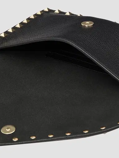 Valentino Garavani Women's Rockstud Grainy Calfskin Pouch - Black | Thumbnail 6