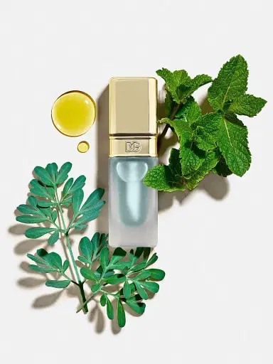 Dolce & Gabbana Women's Flash Plumping Lip Oil - Mint | Thumbnail 5 Dolce & Gabbana Women's Flash Plumping Lip Oil - Mint | Thumbnail 5
