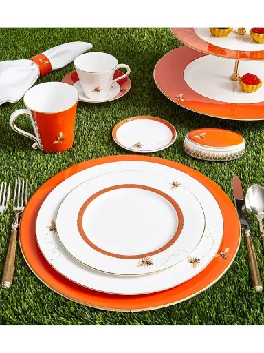 Prouna My Honeybee Dinner Plate | Thumbnail 2 Prouna My Honeybee Dinner Plate | Thumbnail 2