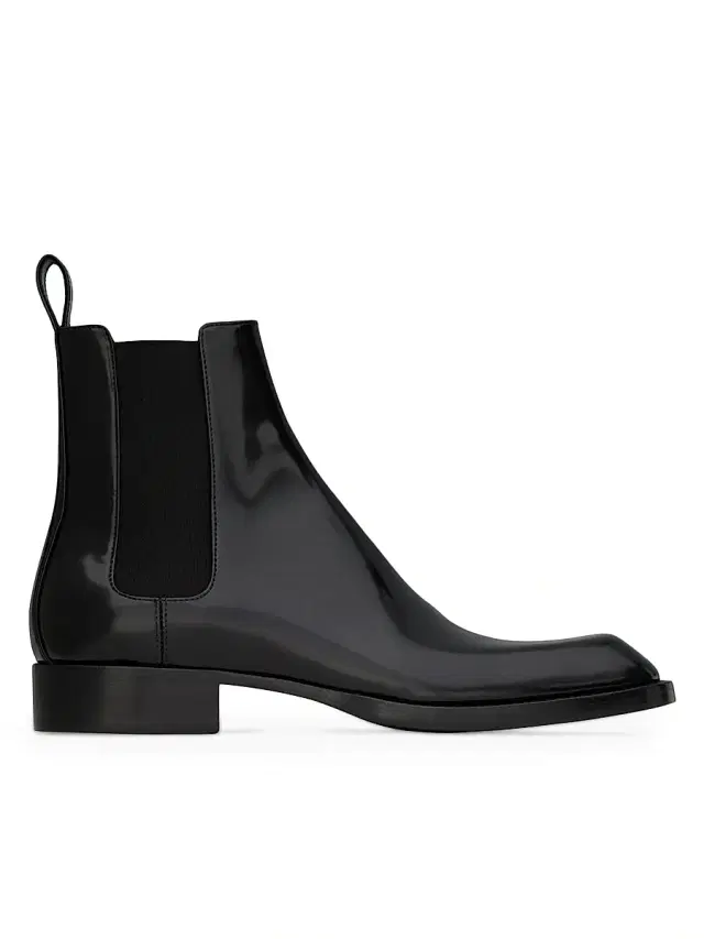 Saint Laurent Men's Vadim Chelsea Boots in Smooth Leather - Black