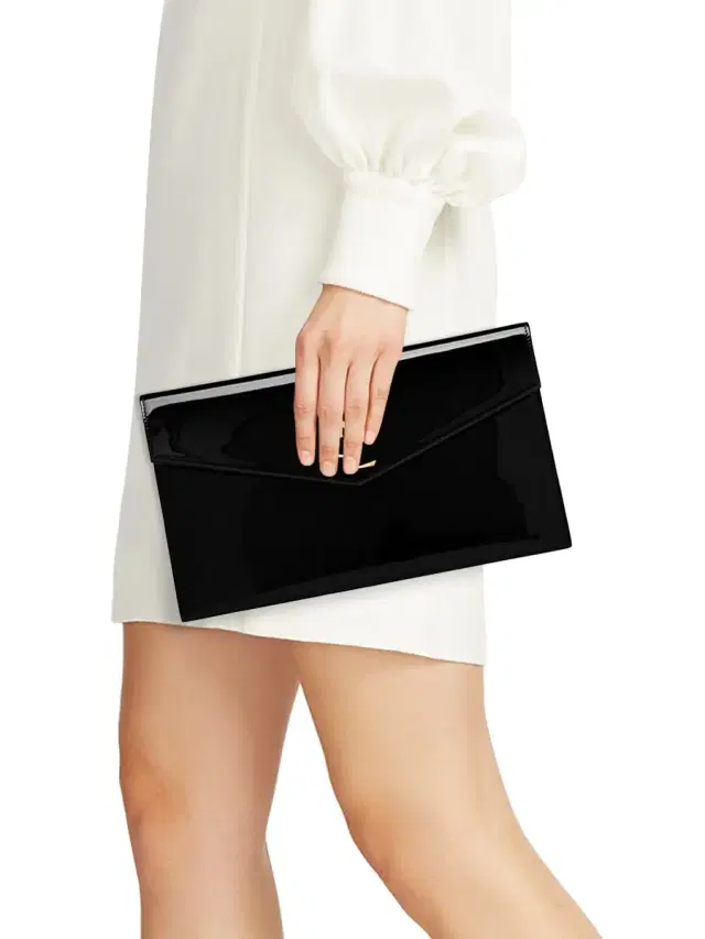 Women's Uptown Pouch in Patent Leather - Black