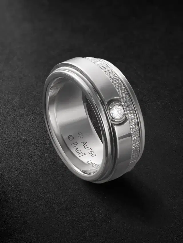 Piaget Possession Large Engraved 18-Karat White Gold Diamond Ring - Men