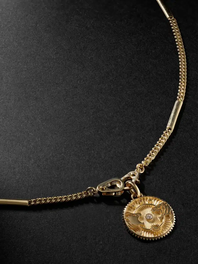 Strength Sister Hook 18-Karat Gold Diamond Pendant Necklace - Men