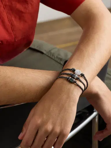 Carolina Bucci FORTE Beads Blackened Gold, Tsavorite and Lurex Bracelet - Men | Thumbnail 5 Carolina Bucci FORTE Beads Blackened Gold, Tsavorite and Lurex Bracelet - Men | Thumbnail 5