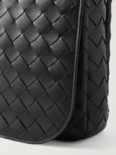 Bottega Veneta Intrecciato Leather Messenger Bag - Men | Thumbnail 4 Bottega Veneta Intrecciato Leather Messenger Bag - Men | Thumbnail 4