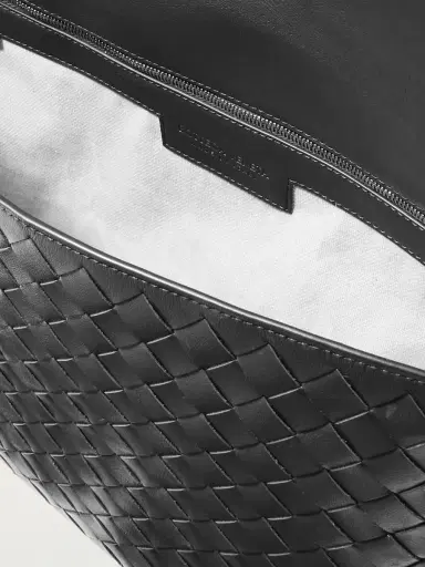Bottega Veneta Intrecciato Leather Messenger Bag - Men | Thumbnail 5 Bottega Veneta Intrecciato Leather Messenger Bag - Men | Thumbnail 5