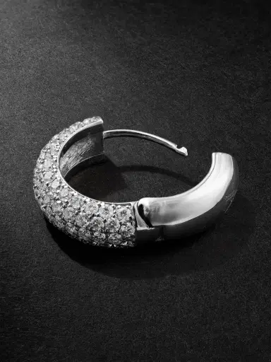 Alex Moss New York Huggie 14-Karat White Gold Diamond Single Hoop Earring - Men | Thumbnail 3