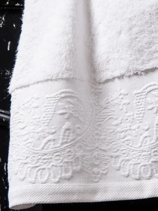 Heritage Hand Towel - White