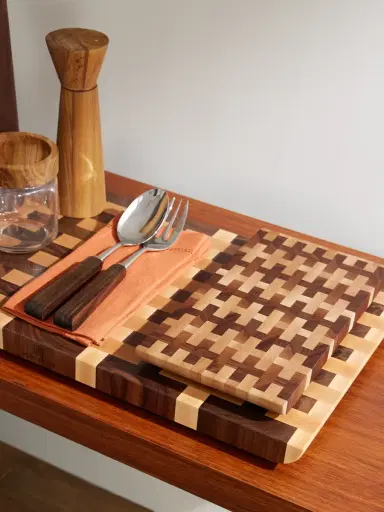 Soho Home Tyrell End Small Wood Chopping Board - Men | Thumbnail 2