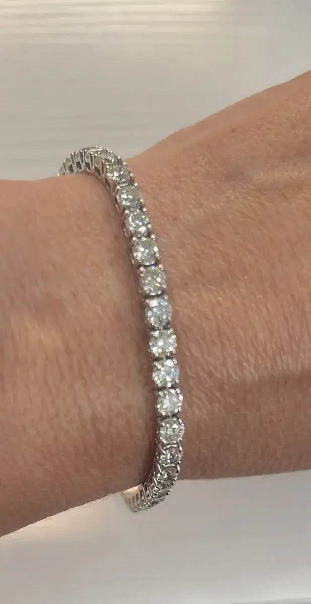 8.17cts Diamond 18K Gold Tennis Bracelet