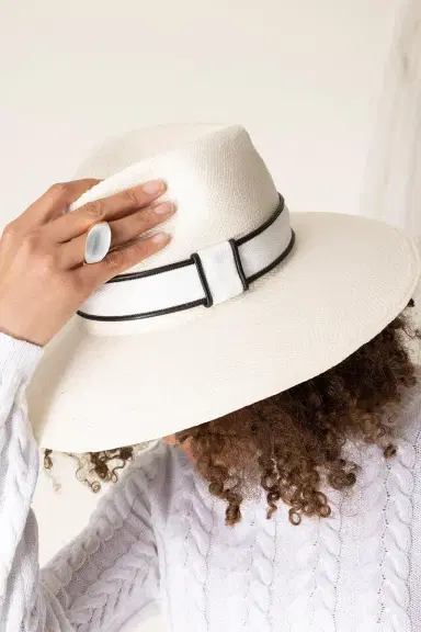 Vhernier Rock Crystal Mother of Pearl Aladino Ring | Thumbnail 5