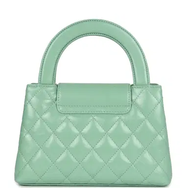 Chanel Chanel Small Kelly Shopper Light Green Shiny Aged Calfskin Brushed Gold Hardware | Thumbnail 4