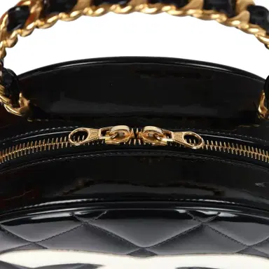 Chanel Vintage Chanel Round Vanity Bag Black and White Patent Leather Antique Gold Hardware | Thumbnail 6