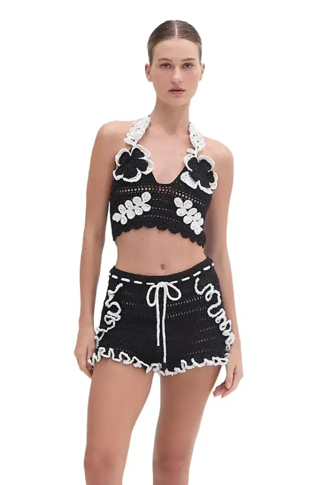 PatBo POPPY CROCHET FLOWER SHORT
