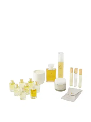 Aromatherapy Associates Moments To Treasure Set | Thumbnail 1