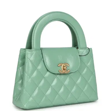 Chanel Chanel Small Kelly Shopper Light Green Shiny Aged Calfskin Brushed Gold Hardware | Thumbnail 2 Chanel Chanel Small Kelly Shopper Light Green Shiny Aged Calfskin Brushed Gold Hardware | Thumbnail 2