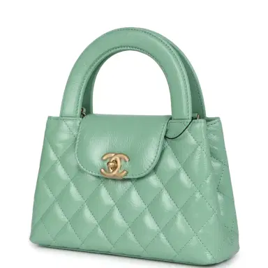 Chanel Chanel Small Kelly Shopper Light Green Shiny Aged Calfskin Brushed Gold Hardware | Thumbnail 5 Chanel Chanel Small Kelly Shopper Light Green Shiny Aged Calfskin Brushed Gold Hardware | Thumbnail 5