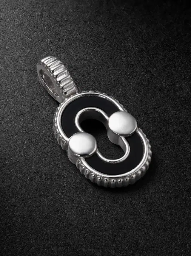 Magnetic 18-Karat White Gold, Onyx and Mother-of-Pearl Pendant - Men