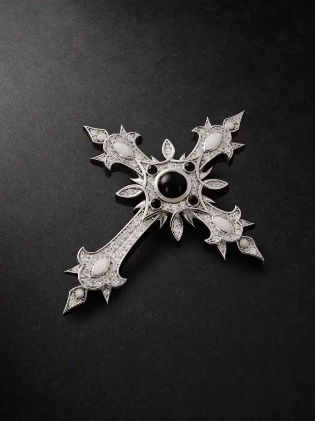 Alex Moss New York Heir Cross 14-Karat White Gold, Diamond and Onyx Pendant - Men